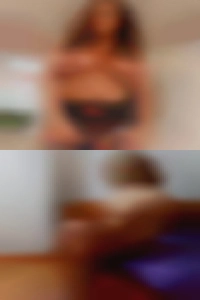 Older sexy naked horny woman.